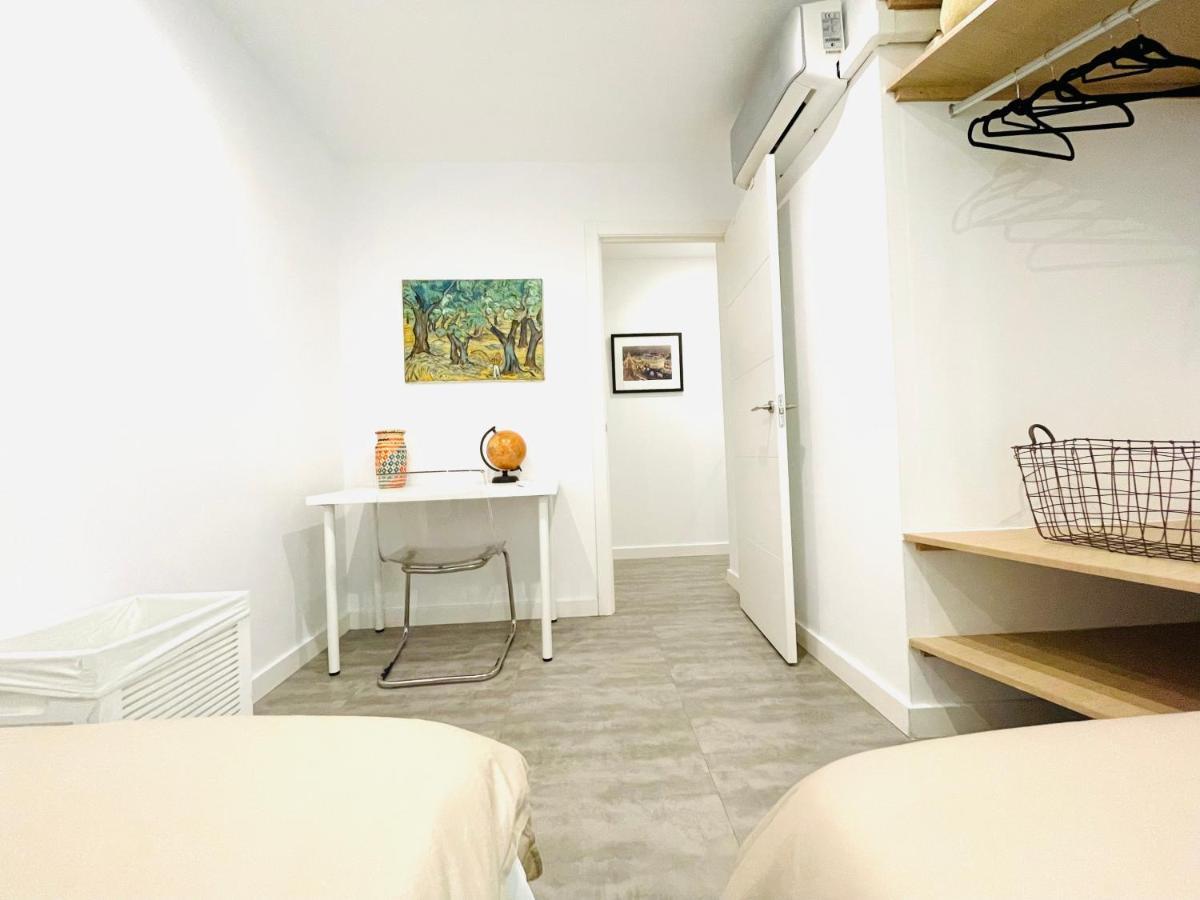 Appartamento Apartamento Puerta Carmona Siviglia Esterno foto